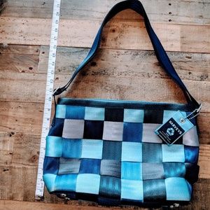 Harvey's seatbelt bag